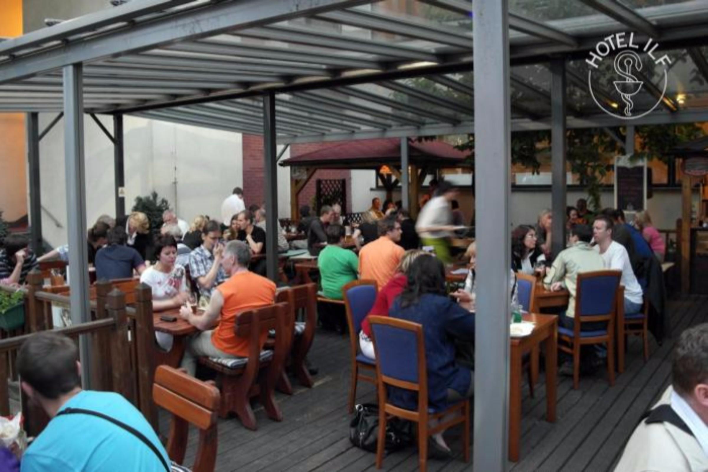 Hotel Ilf Prag Exteriör bild