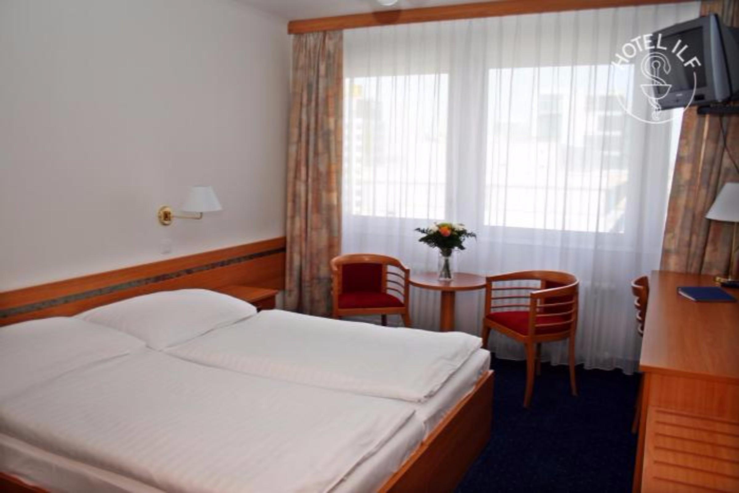 Hotel Ilf Prag Exteriör bild